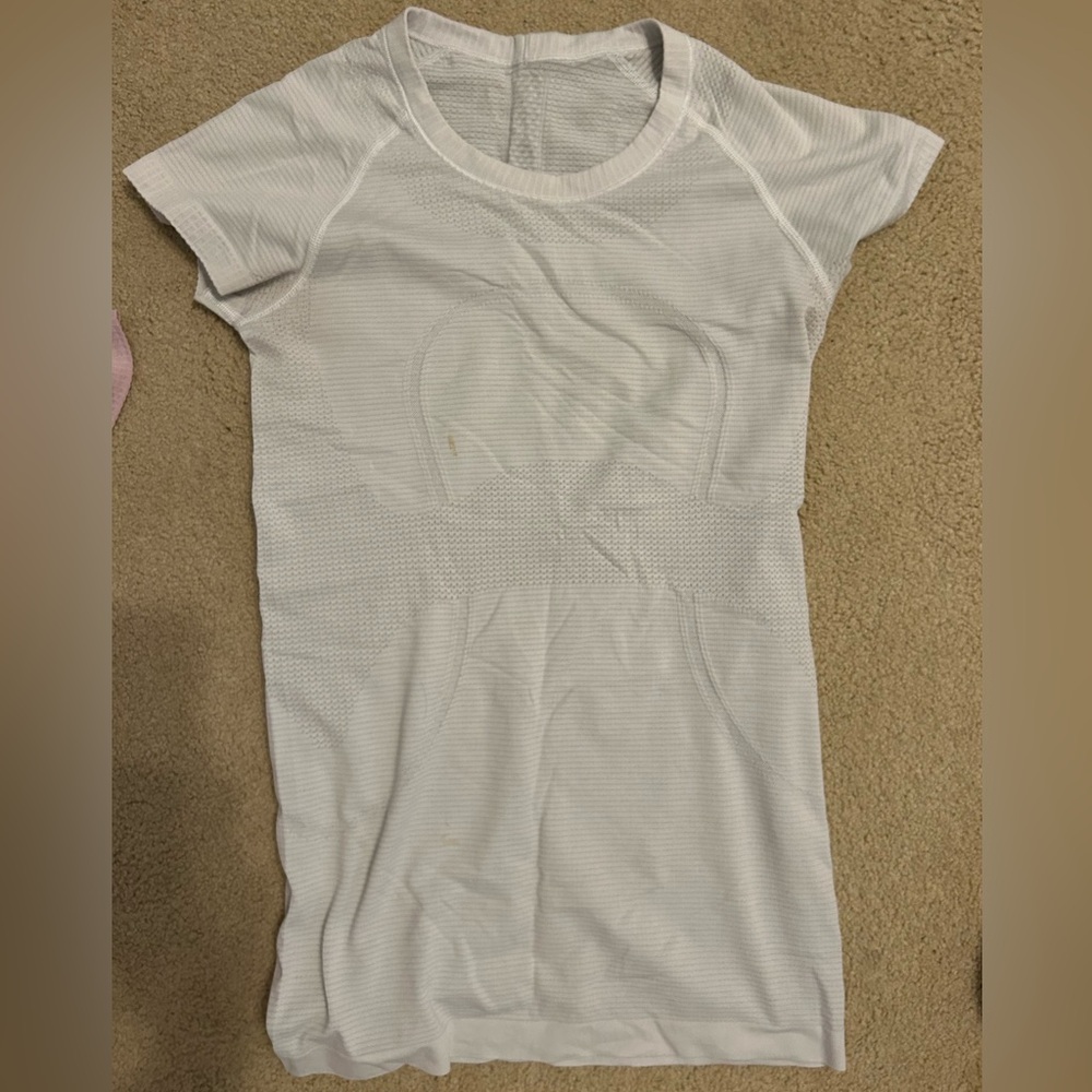 White lululemon Swiftly Tech